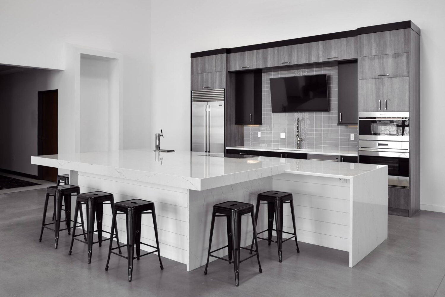 A Truly Black & White Modern Kitchen Design - Dura Supreme Cabinetry