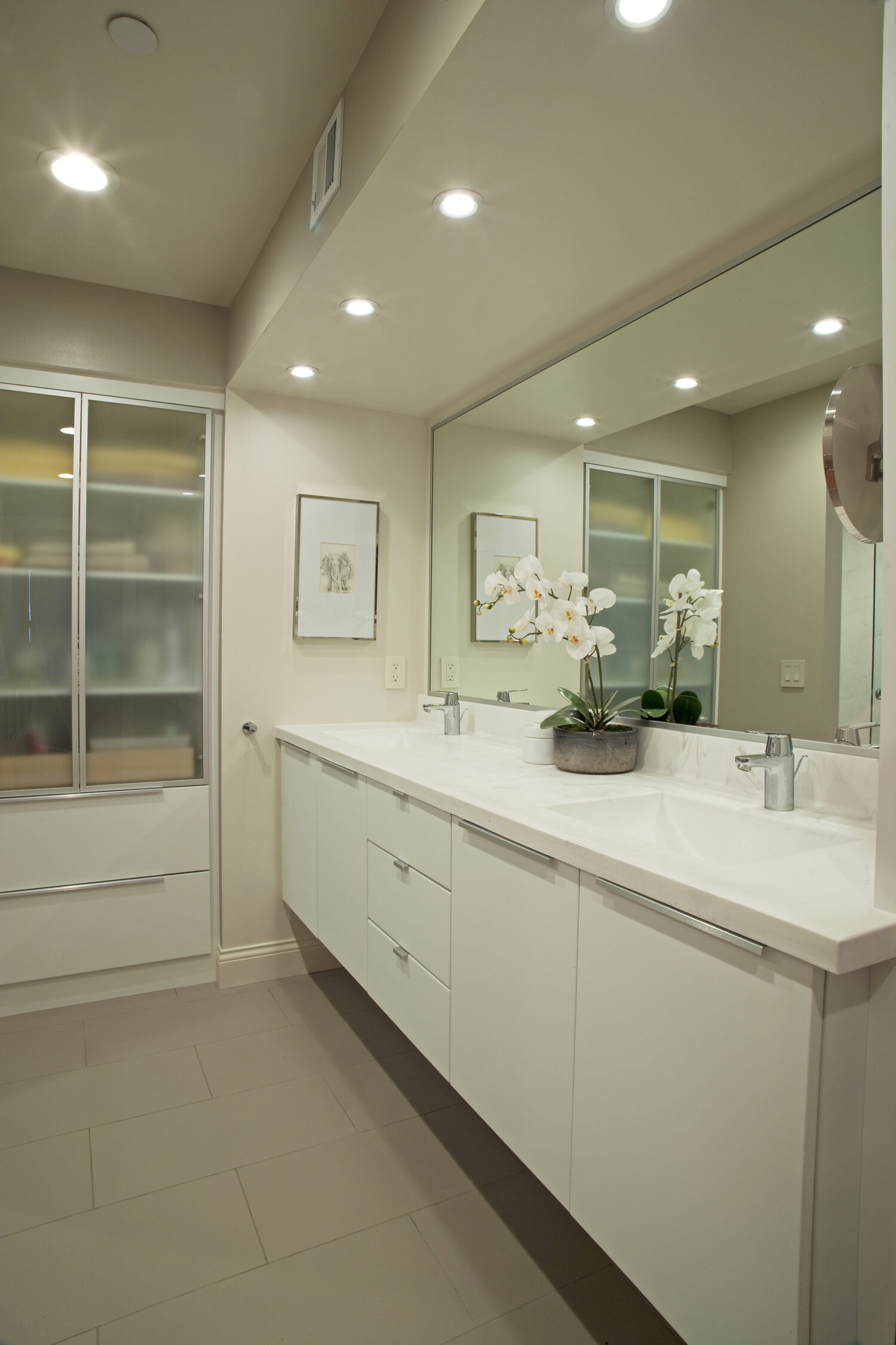 A Master Bathroom with Sleek Modern Style - Dura Supreme Cabinetry