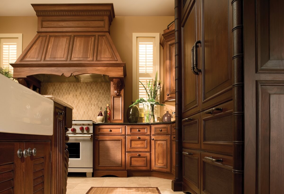 The right mix of woods, cabinet finishes and decorative elements creates a tropical island ambiance.