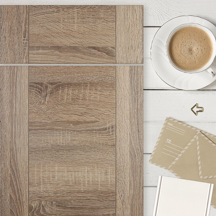 A 3 panel slab door style with a textured, rustic lodge oak material paired with a white paint sample.